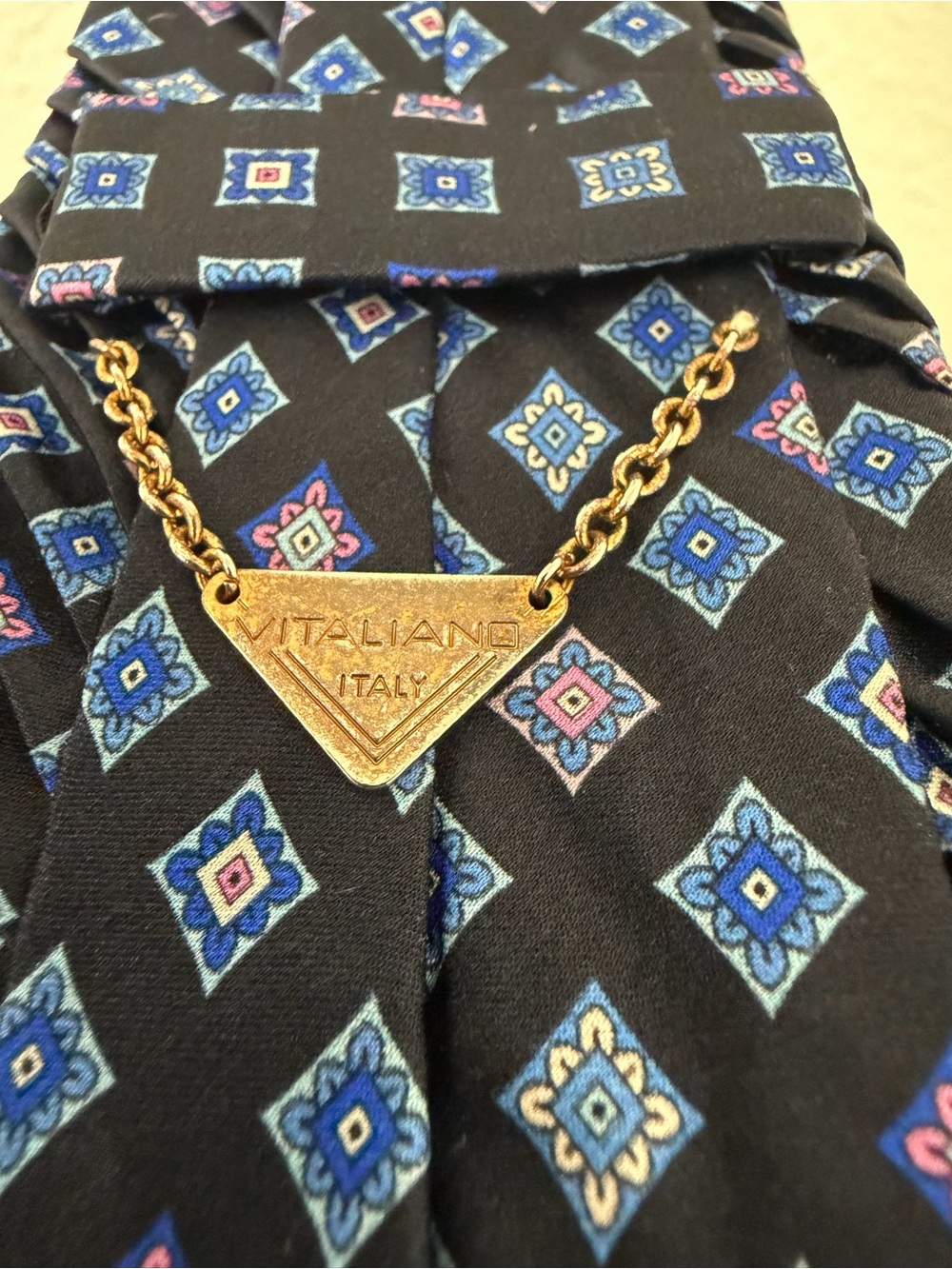 Vitaliano Italy Men's Black Silk Tie with Blue Geometric Motif - Picture 5 of 7